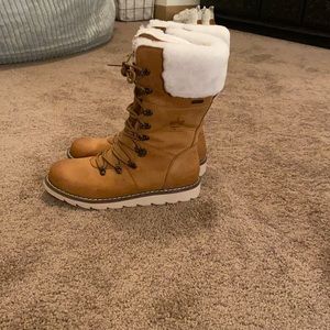 COPY - tall Royal Canadian snow boots